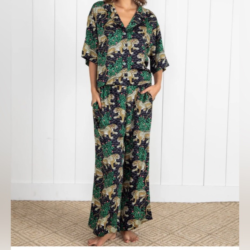 Printfresh Leopard Print Pajama Set 100% Viscose Size MP Medium Petite